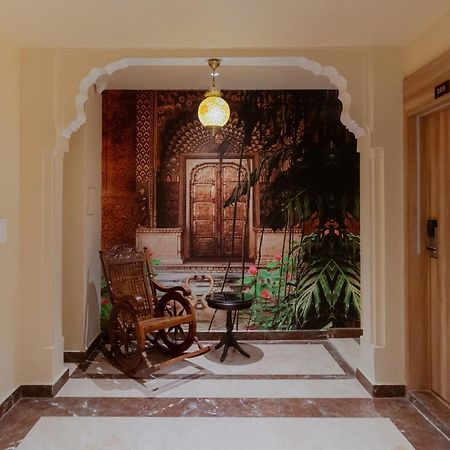 Hotel Ratan Mahal Datia Екстериор снимка