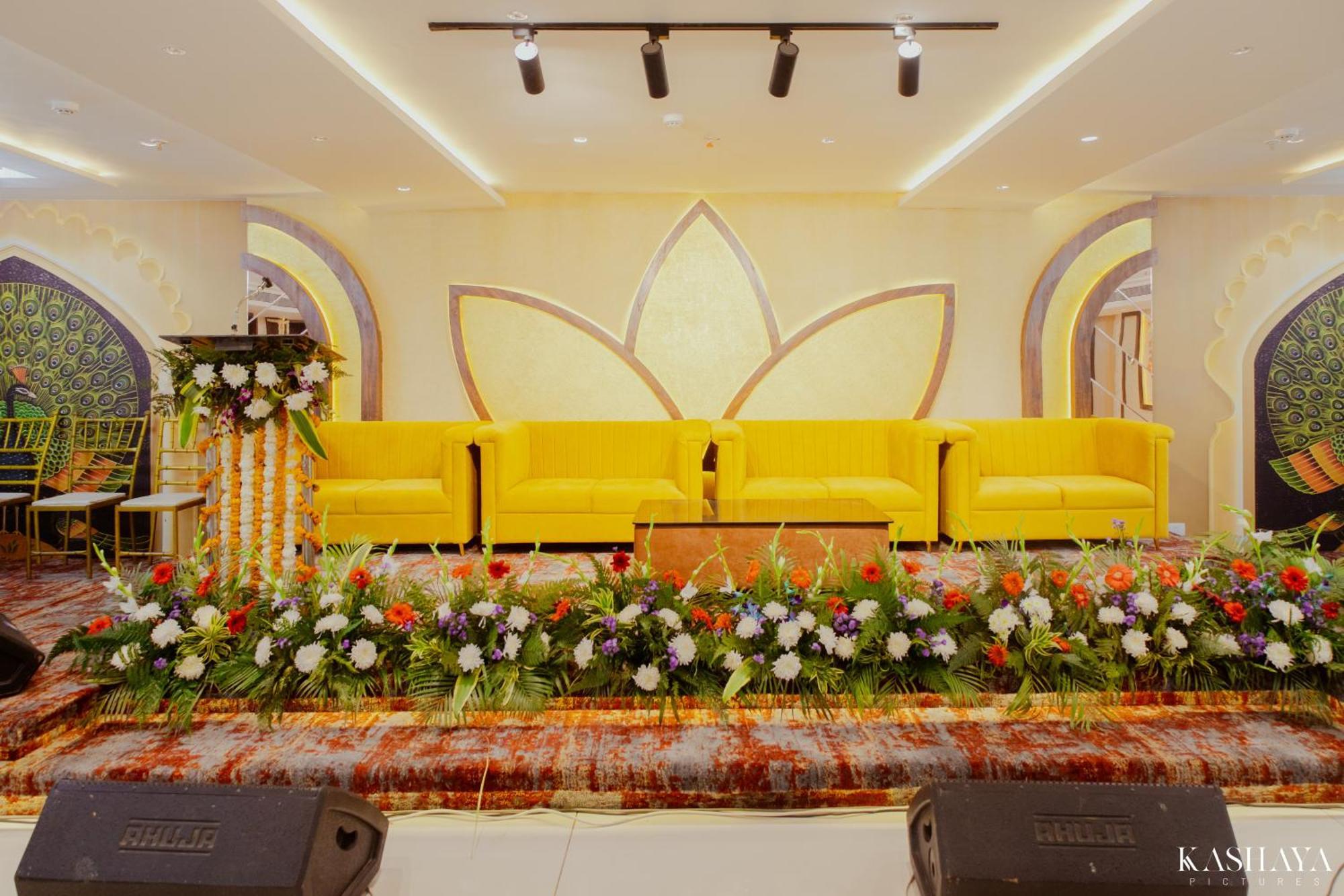 Hotel Ratan Mahal Datia Екстериор снимка