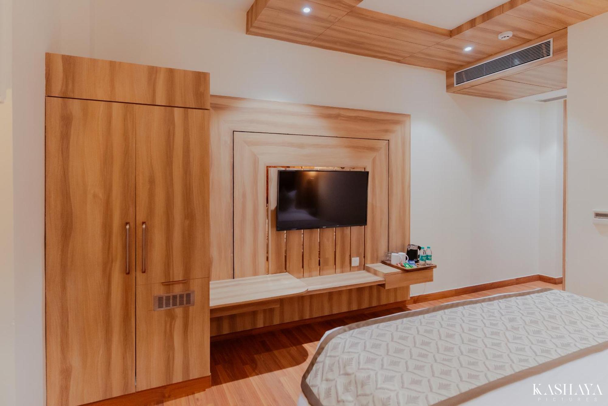 Hotel Ratan Mahal Datia Екстериор снимка